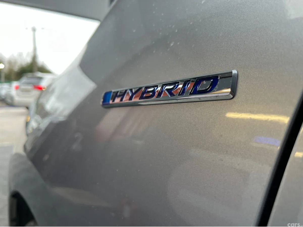Honda Shuttle MPV, Petrol Hybrid, 2022, Silver