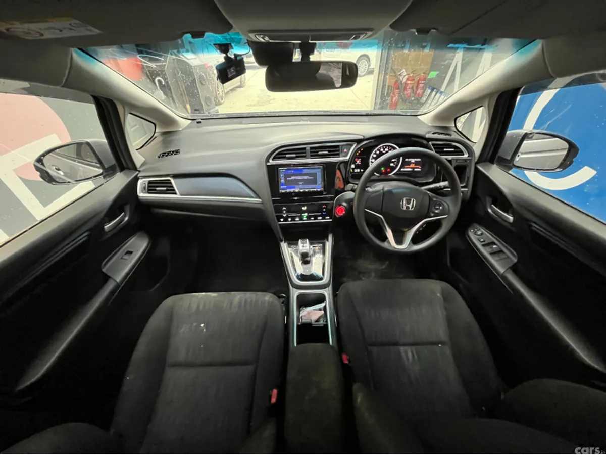 Honda Shuttle MPV, Petrol Hybrid, 2022, Silver