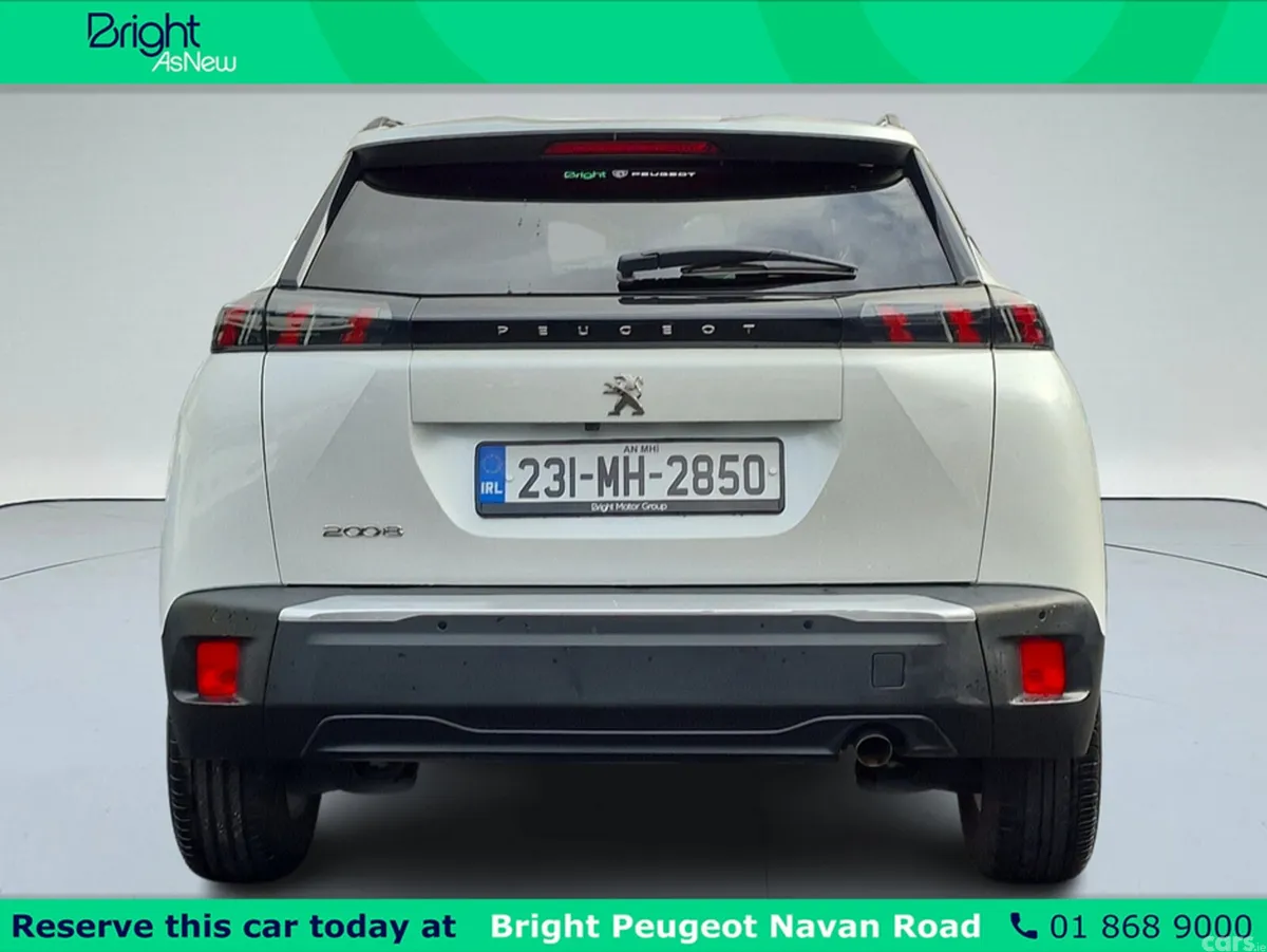 Peugeot 2008 MPV, Petrol, 2023, White