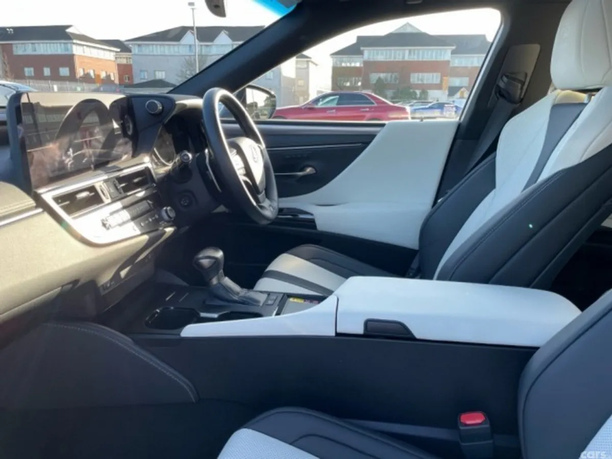 Lexus ES Saloon, Petrol Hybrid, 2024, Black
