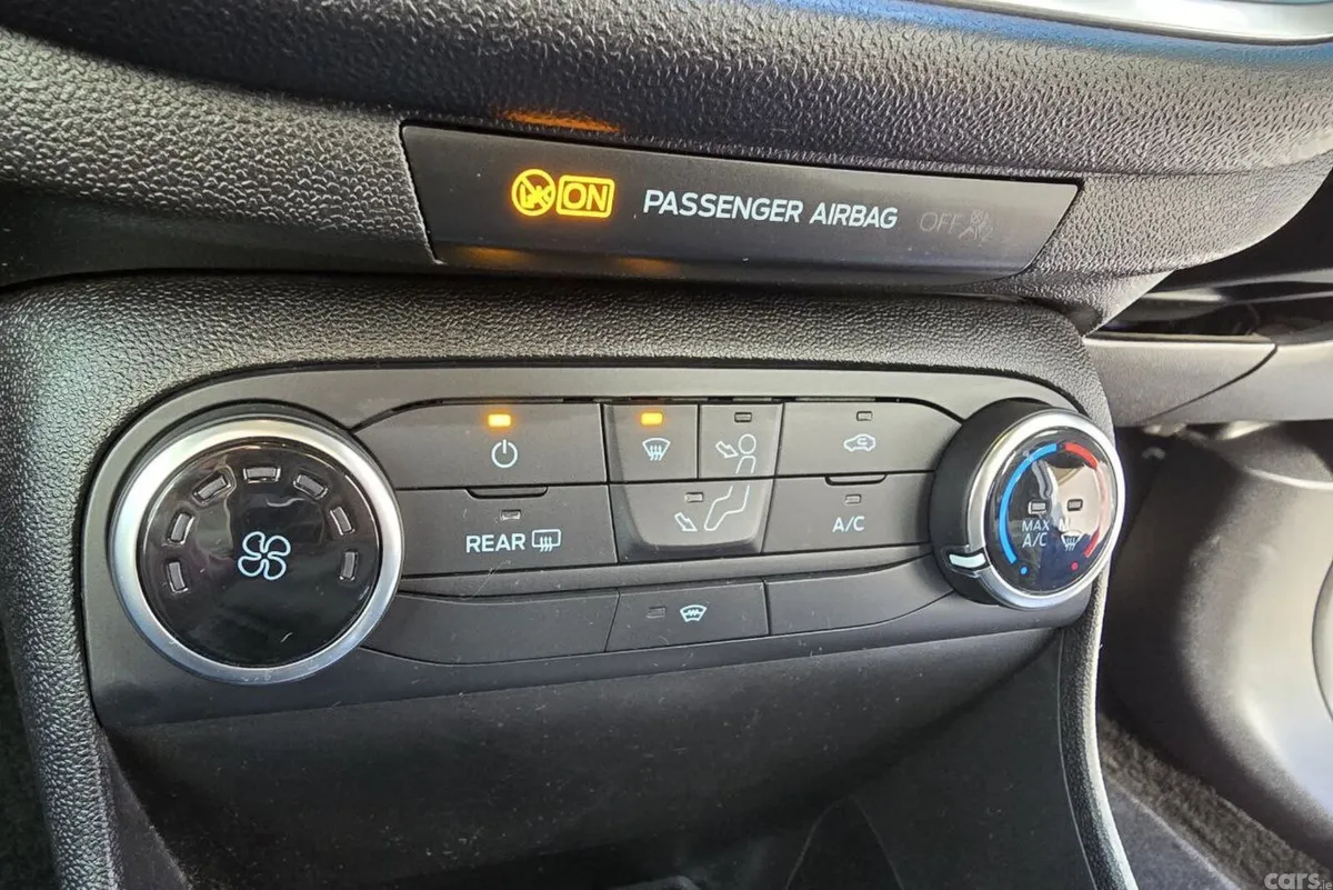 Ford Fiesta Hatchback, Petrol, 2018, White
