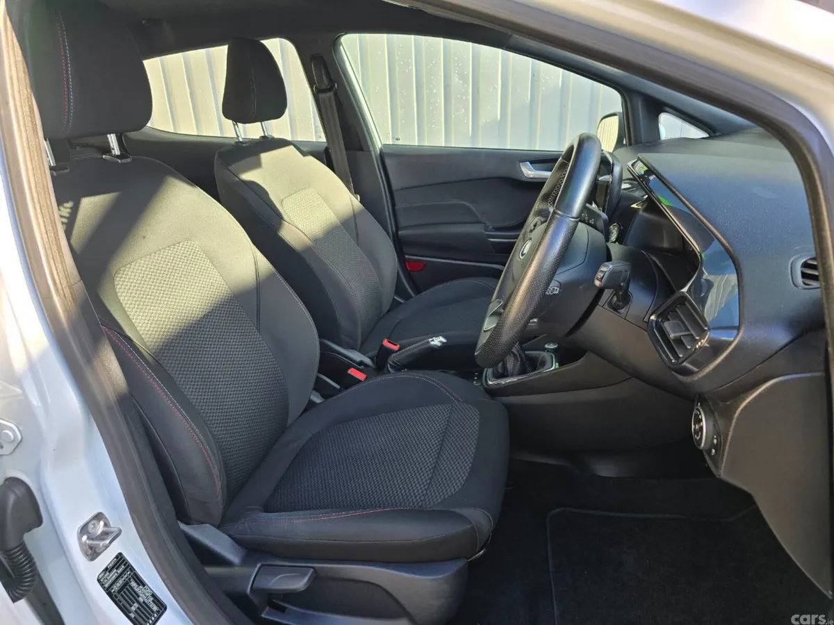 Ford Fiesta Hatchback, Petrol, 2018, White