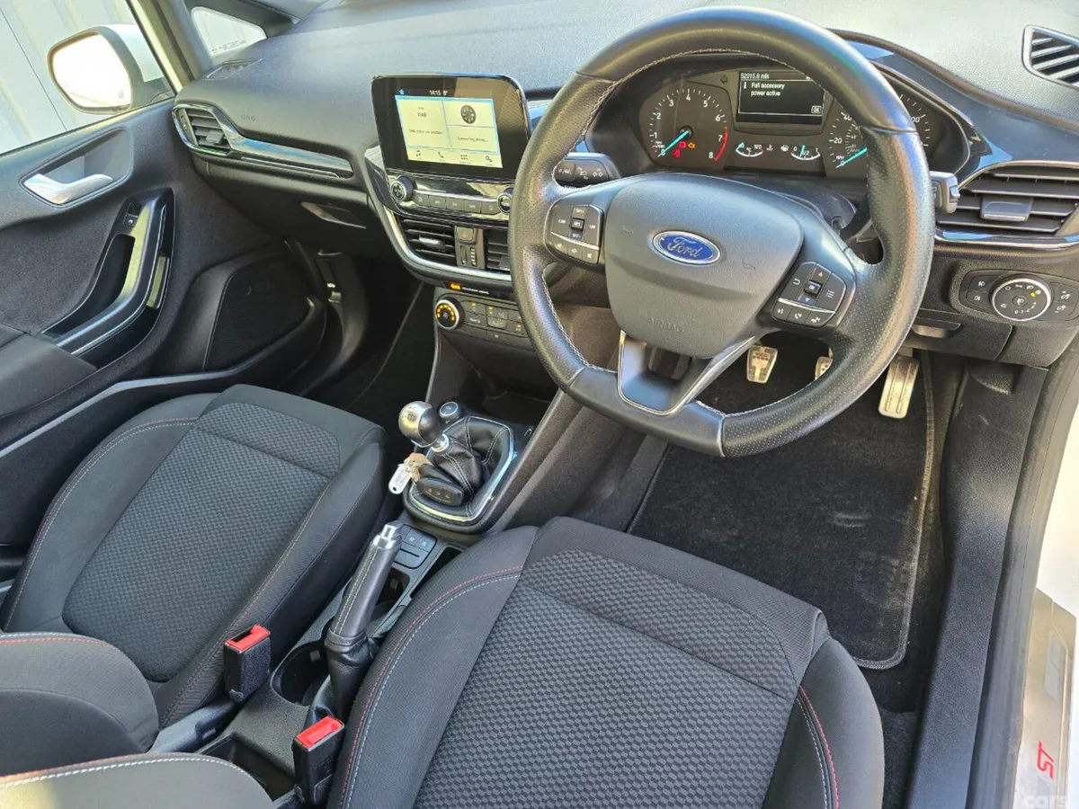 Ford Fiesta Hatchback, Petrol, 2018, White