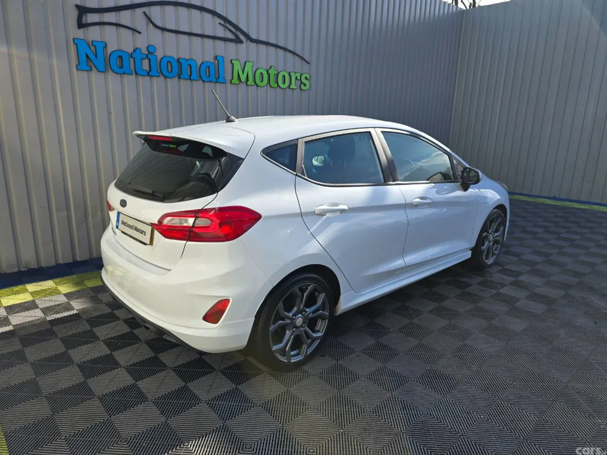 Ford Fiesta Hatchback, Petrol, 2018, White