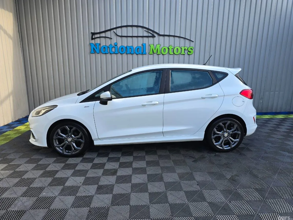Ford Fiesta Hatchback, Petrol, 2018, White