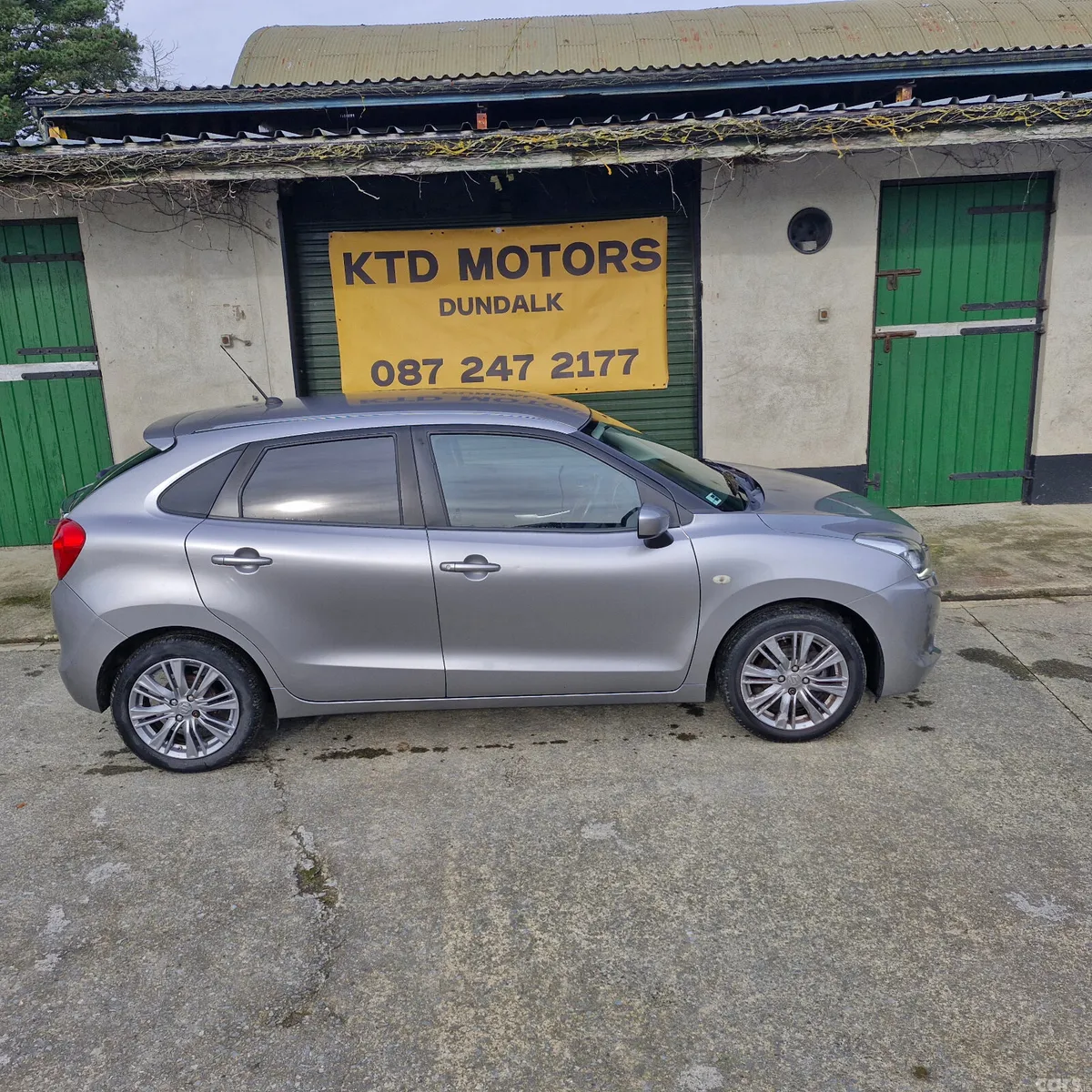 Suzuki Baleno Hatchback, Petrol, 2016, Silver