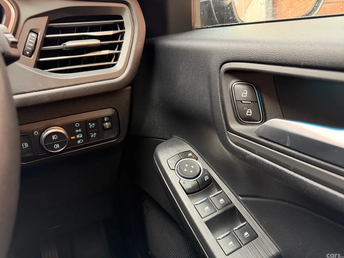 Ford Kuga SUV, Petrol Hybrid, 2022, Blue