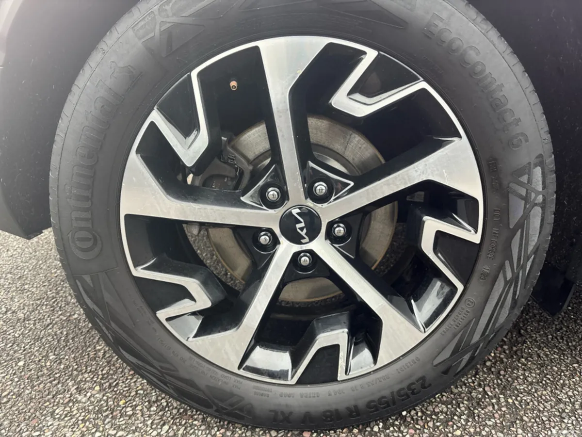 Kia Sportage MPV, Diesel Hybrid, 2023, Red