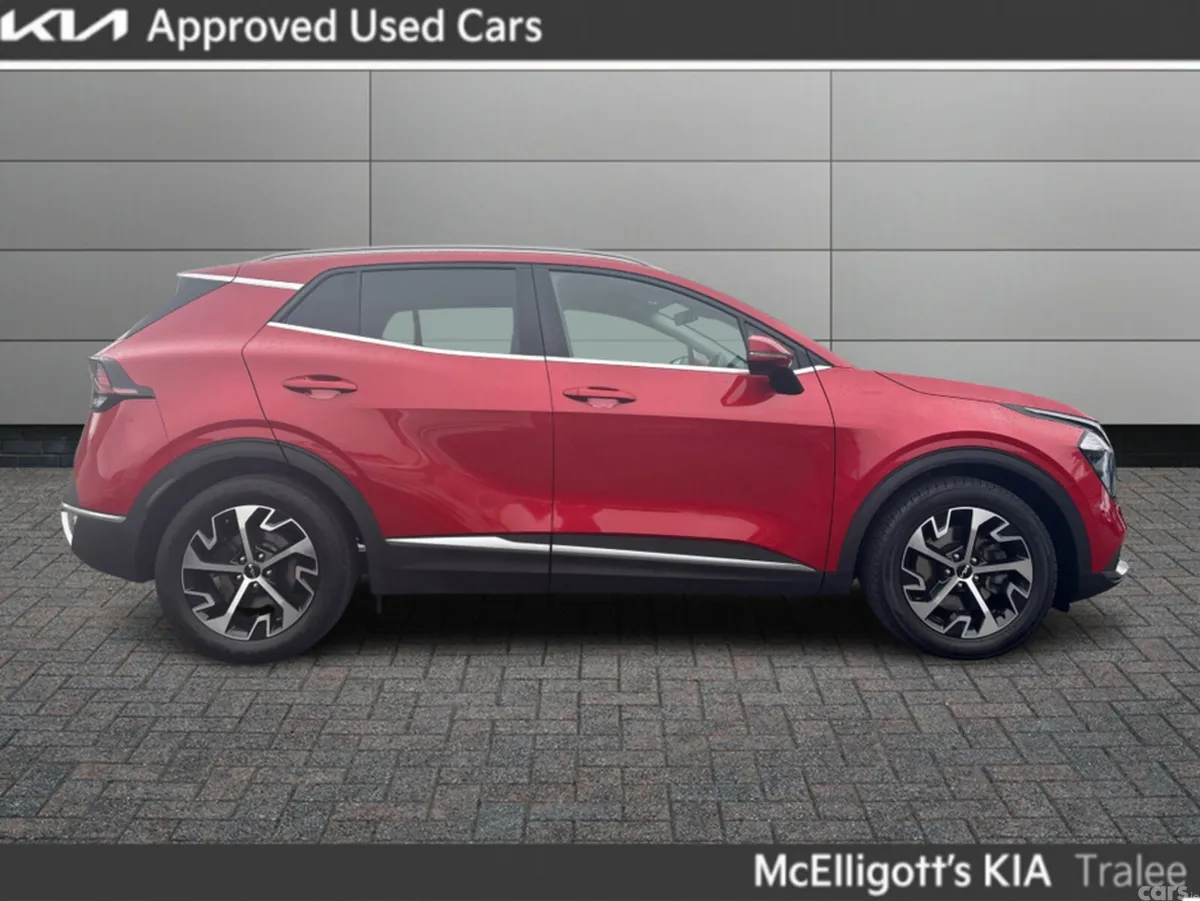 Kia Sportage MPV, Diesel Hybrid, 2023, Red