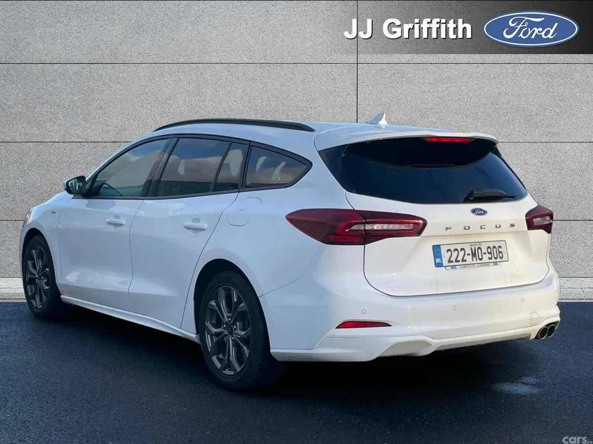 Ford Focus Estate, Petrol, 2022, White