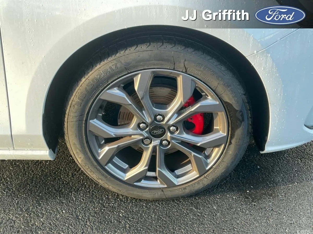 Ford Focus Estate, Petrol, 2022, White