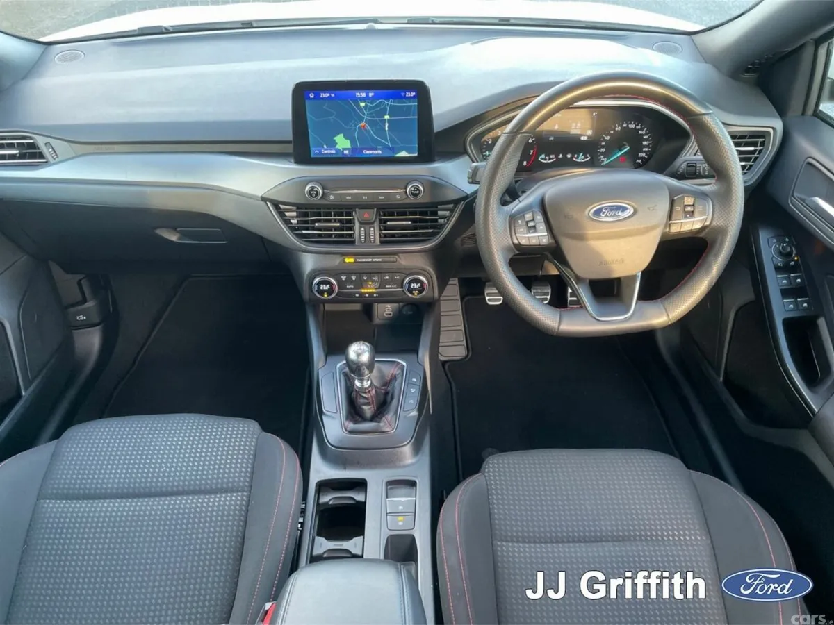 Ford Focus Estate, Petrol, 2022, White