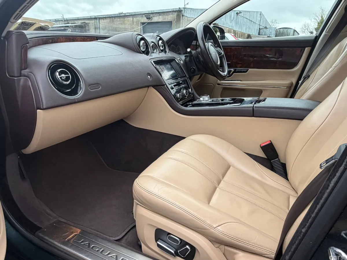 Jaguar XJ Saloon, Diesel, 2015, Green