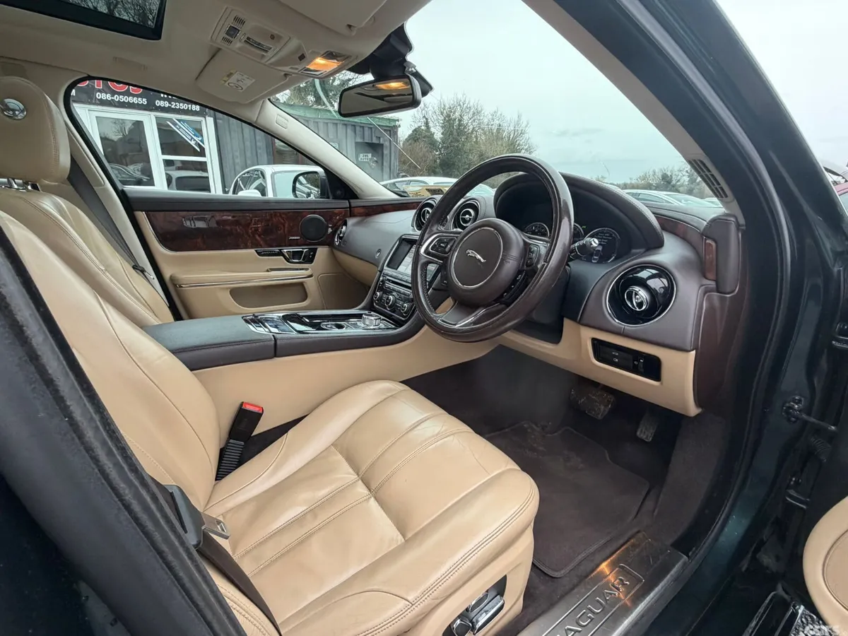 Jaguar XJ Saloon, Diesel, 2015, Green