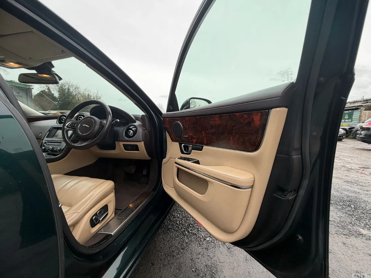 Jaguar XJ Saloon, Diesel, 2015, Green