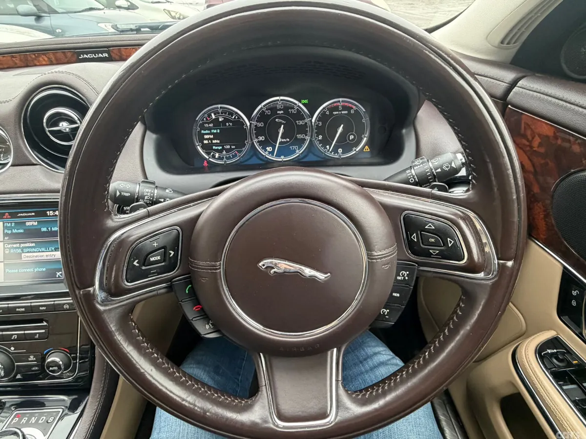 Jaguar XJ Saloon, Diesel, 2015, Green
