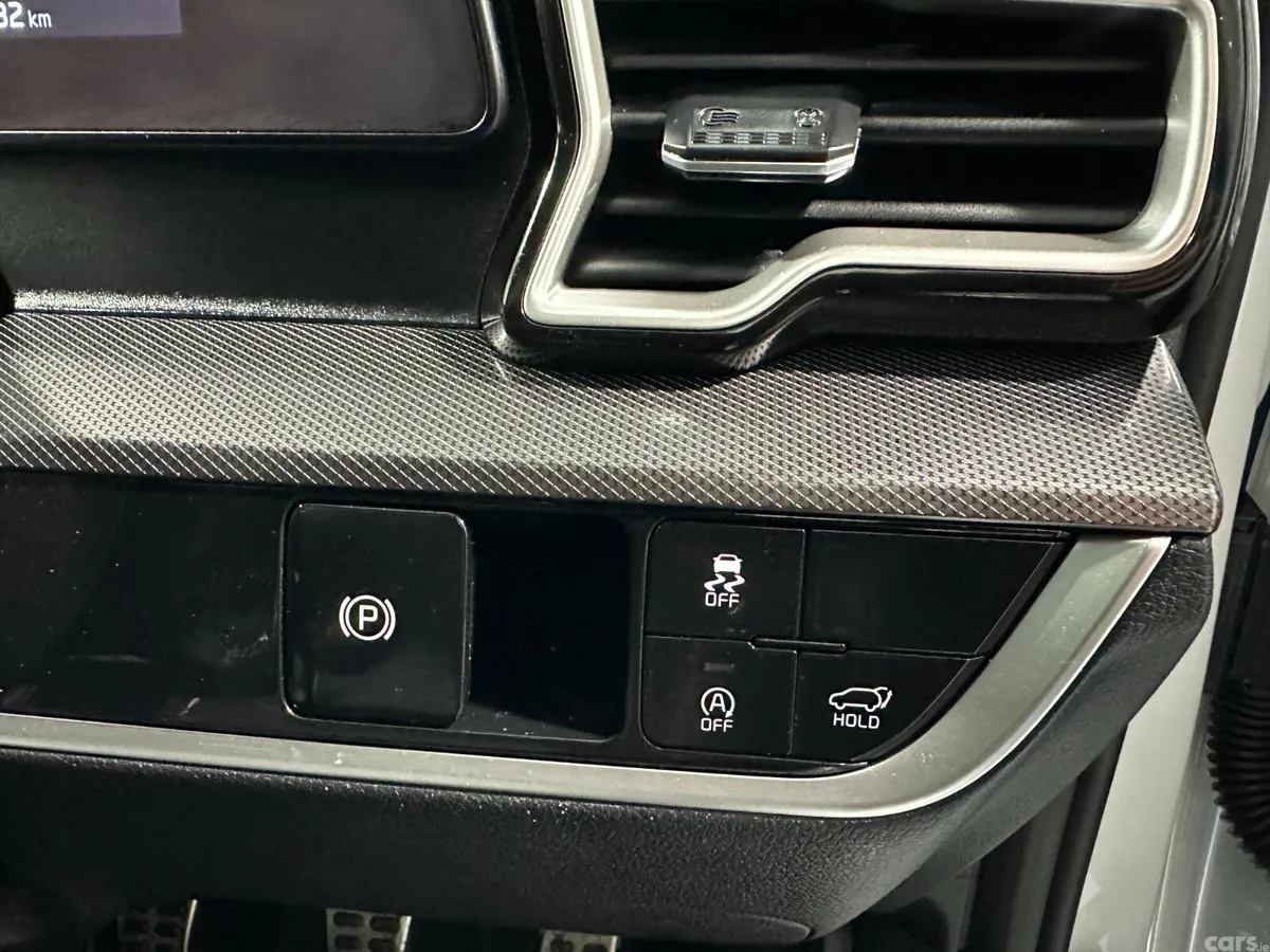 Kia Sportage SUV, Diesel Hybrid, 2023, White