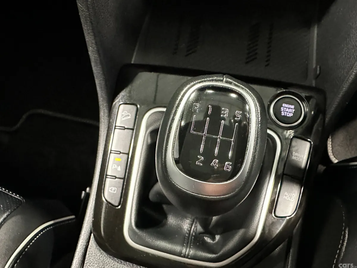 Kia Sportage SUV, Diesel Hybrid, 2023, White