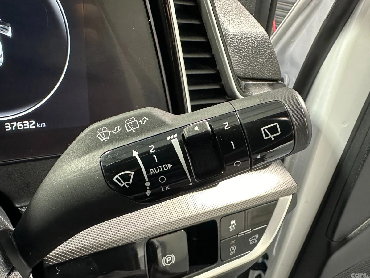 Kia Sportage SUV, Diesel Hybrid, 2023, White