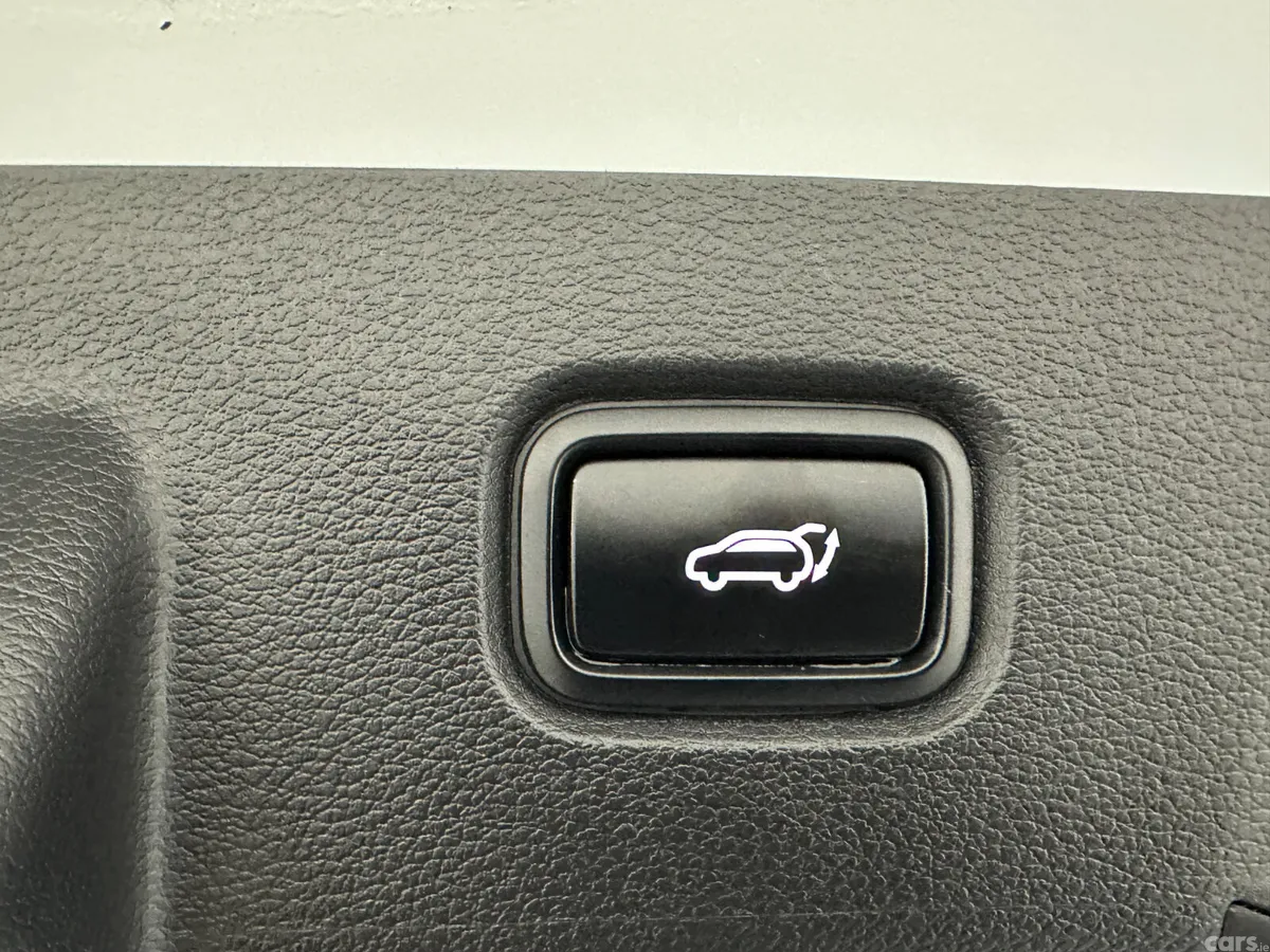 Kia Sportage SUV, Diesel Hybrid, 2023, White