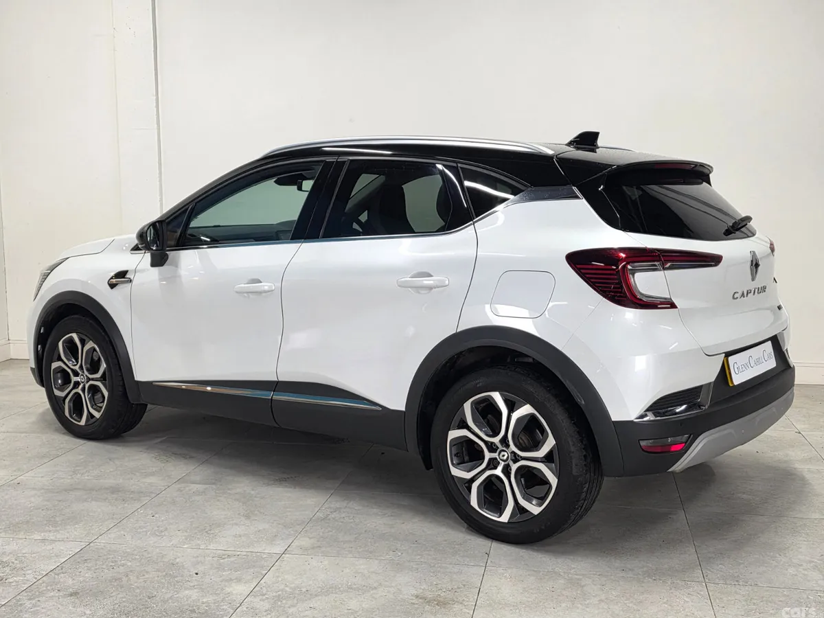 Renault Captur SUV, Petrol Plug-in Hybrid, 2023, White
