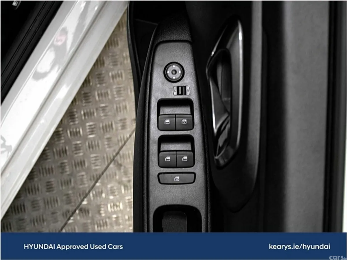 Hyundai i10 Hatchback, Petrol, 2026, White