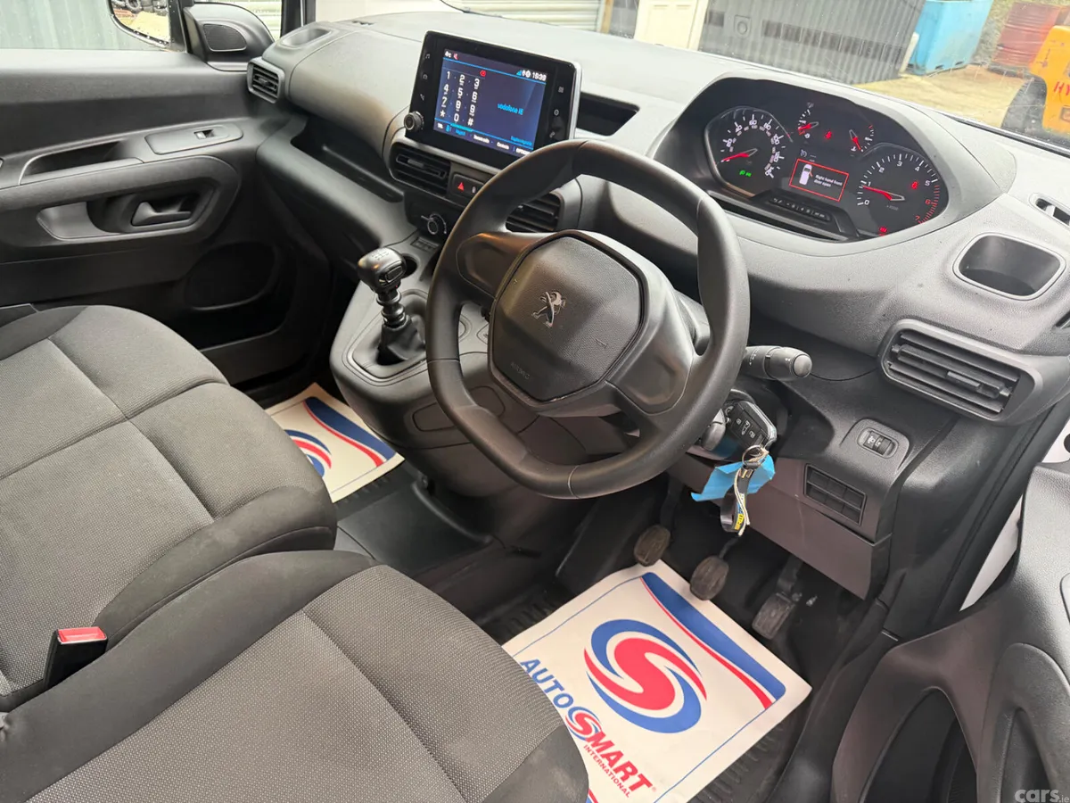 Peugeot Partner MPV, Diesel, 2022, White