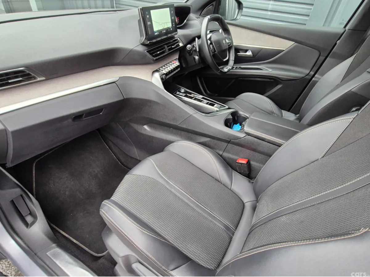 Peugeot 3008 MPV, Diesel, 2024, Grey