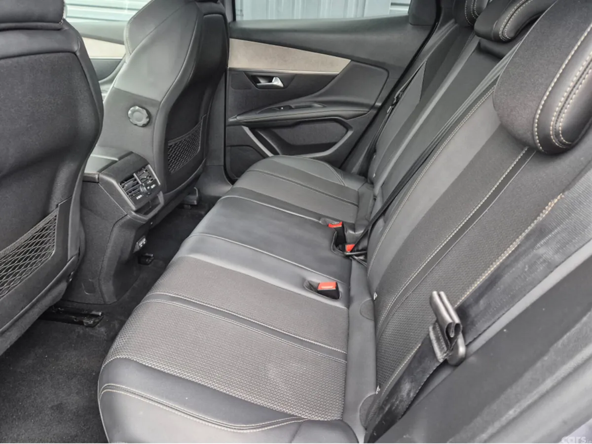 Peugeot 3008 MPV, Diesel, 2024, Grey