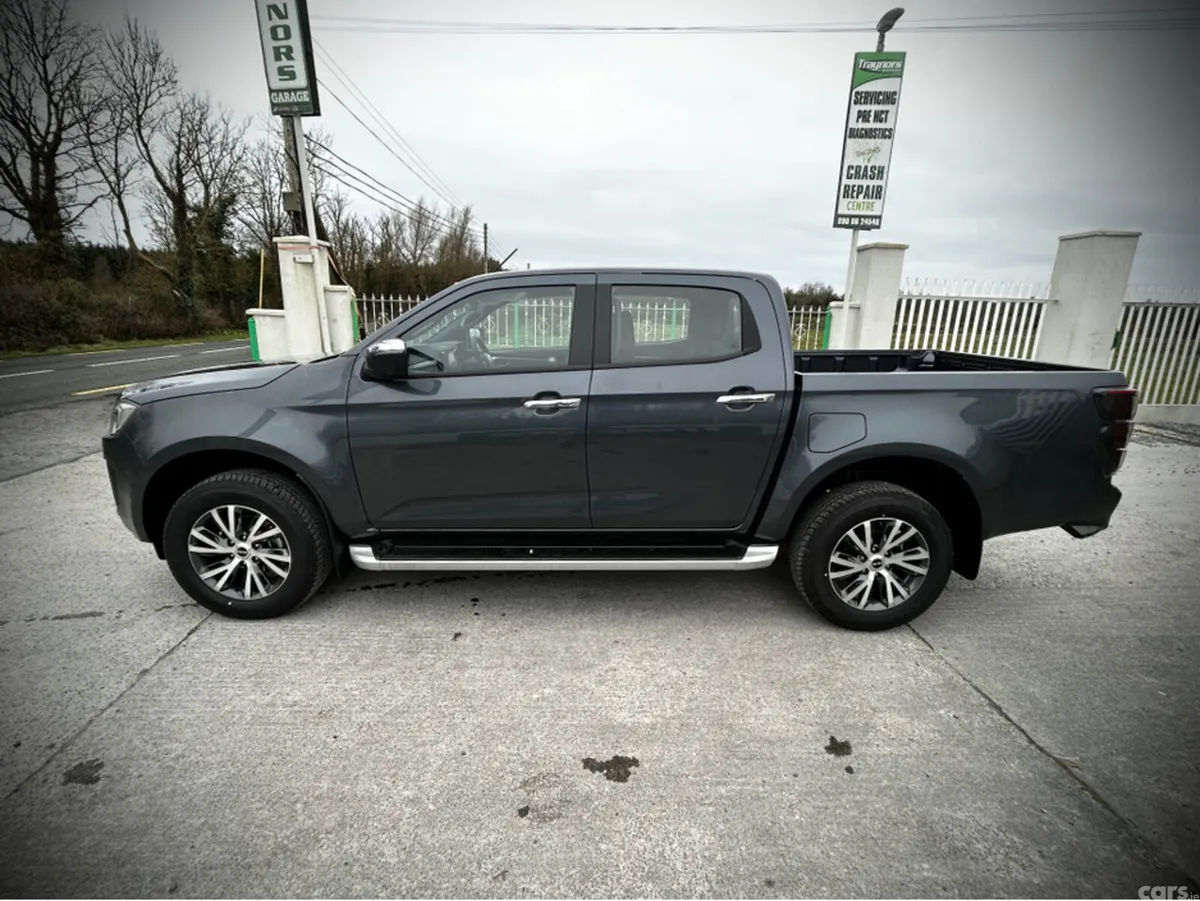Isuzu D-Max Pick Up, Diesel, 2026, Grey