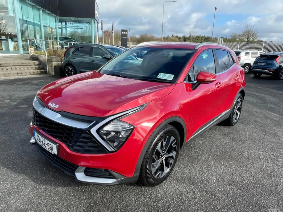 Kia Sportage MPV, Diesel Hybrid, 2023, Red