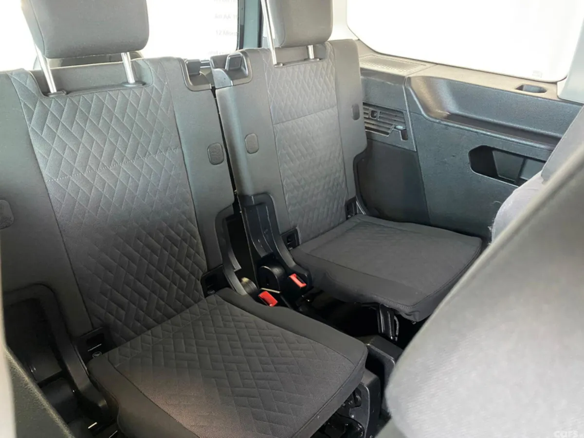 Volkswagen Caddy Maxi Life MPV, Diesel, 2023, Grey