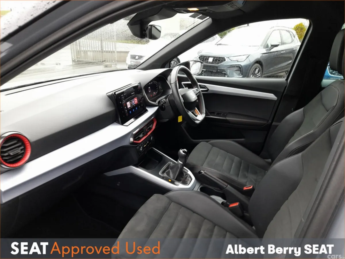 SEAT Arona Hatchback, Petrol, 2023, Grey
