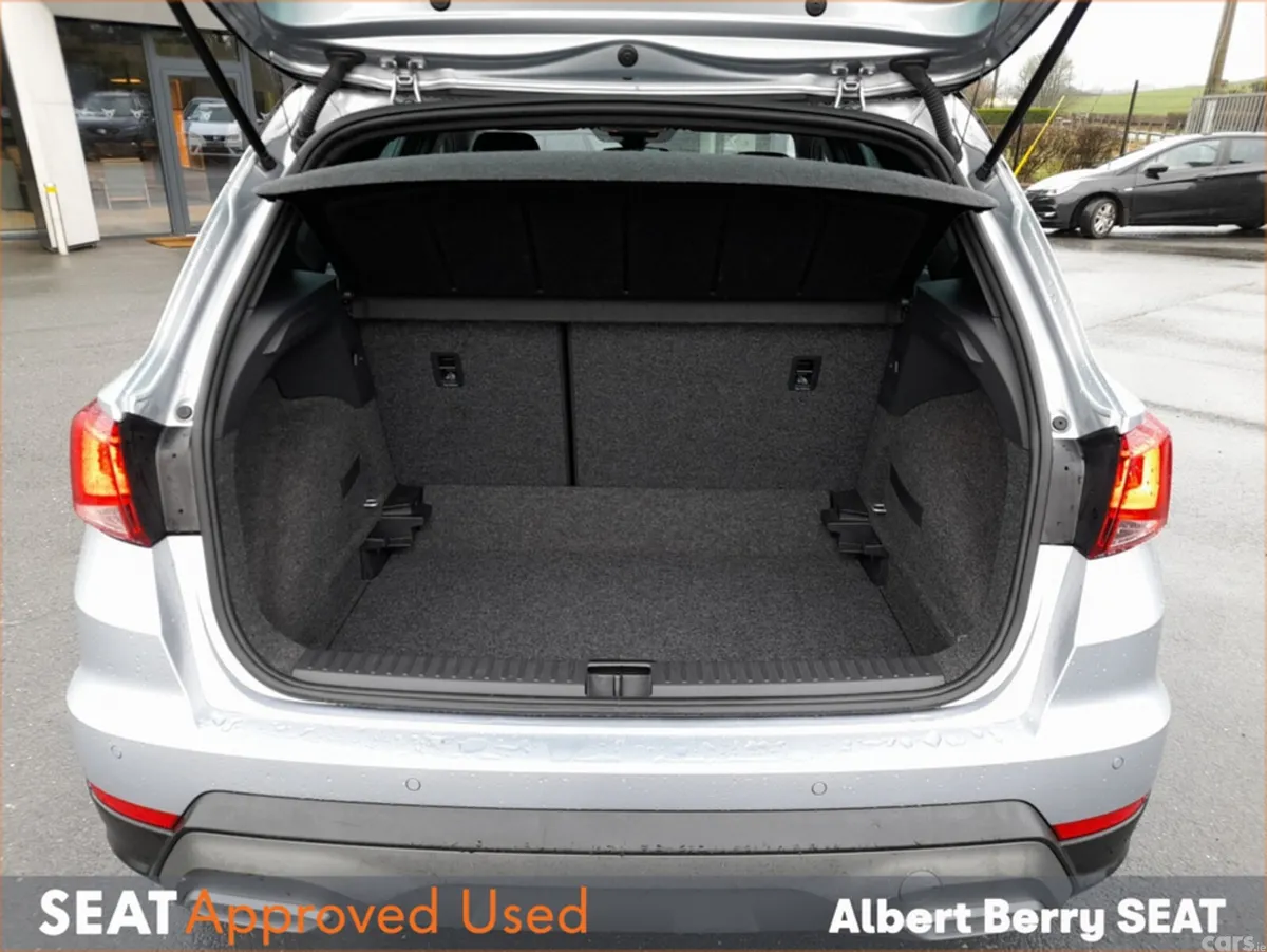 SEAT Arona Hatchback, Petrol, 2023, Grey