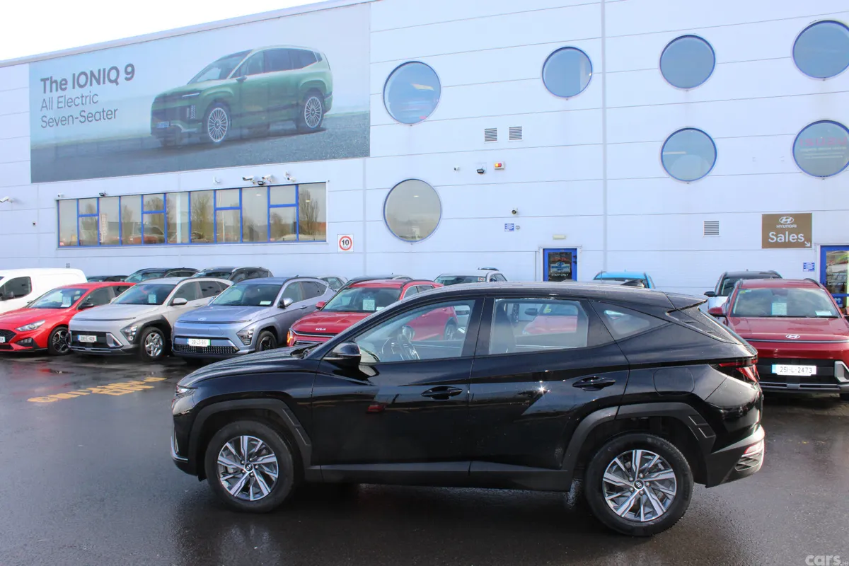 Hyundai Tucson SUV, Petrol Hybrid, 2024, Black