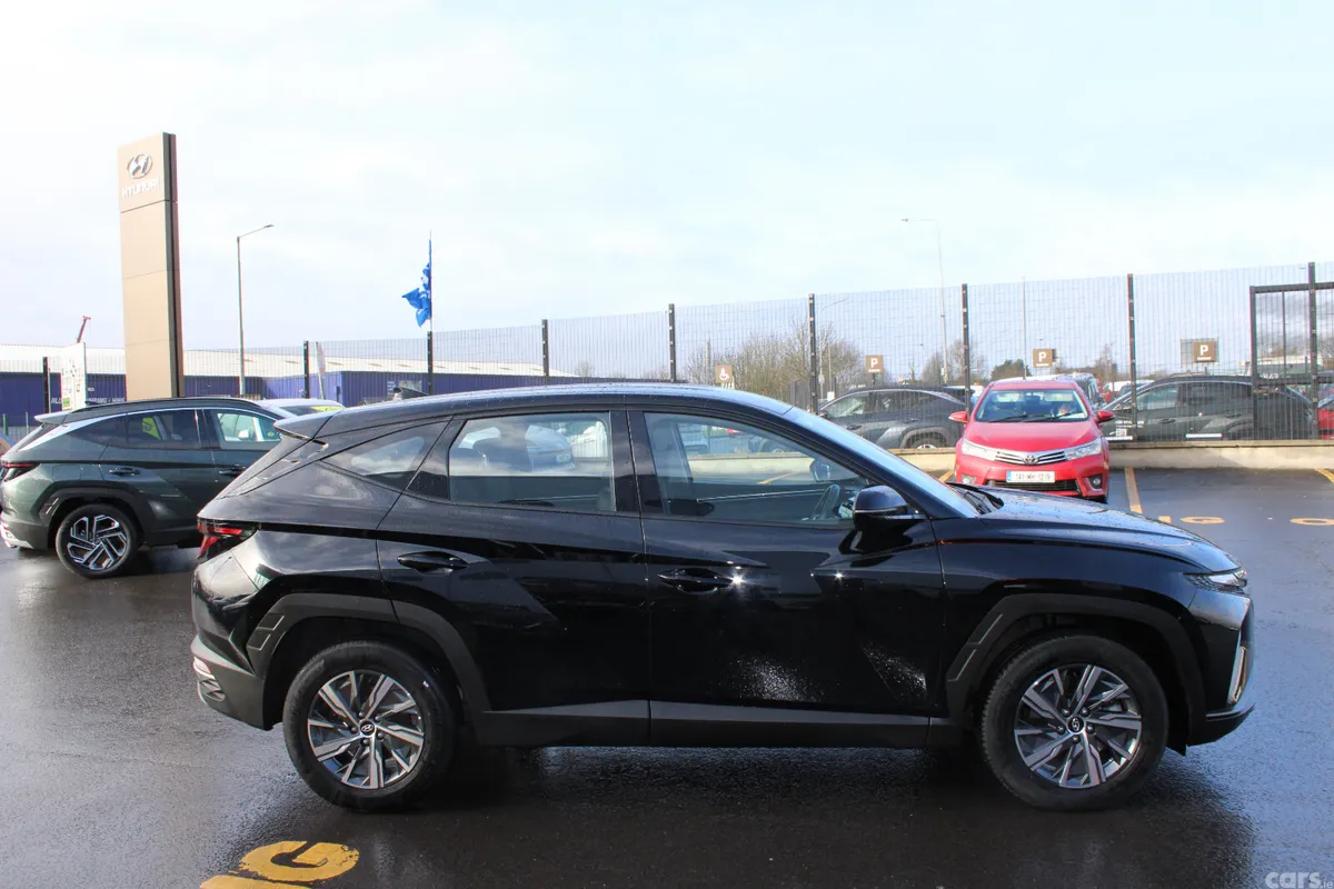 Hyundai Tucson SUV, Petrol Hybrid, 2024, Black