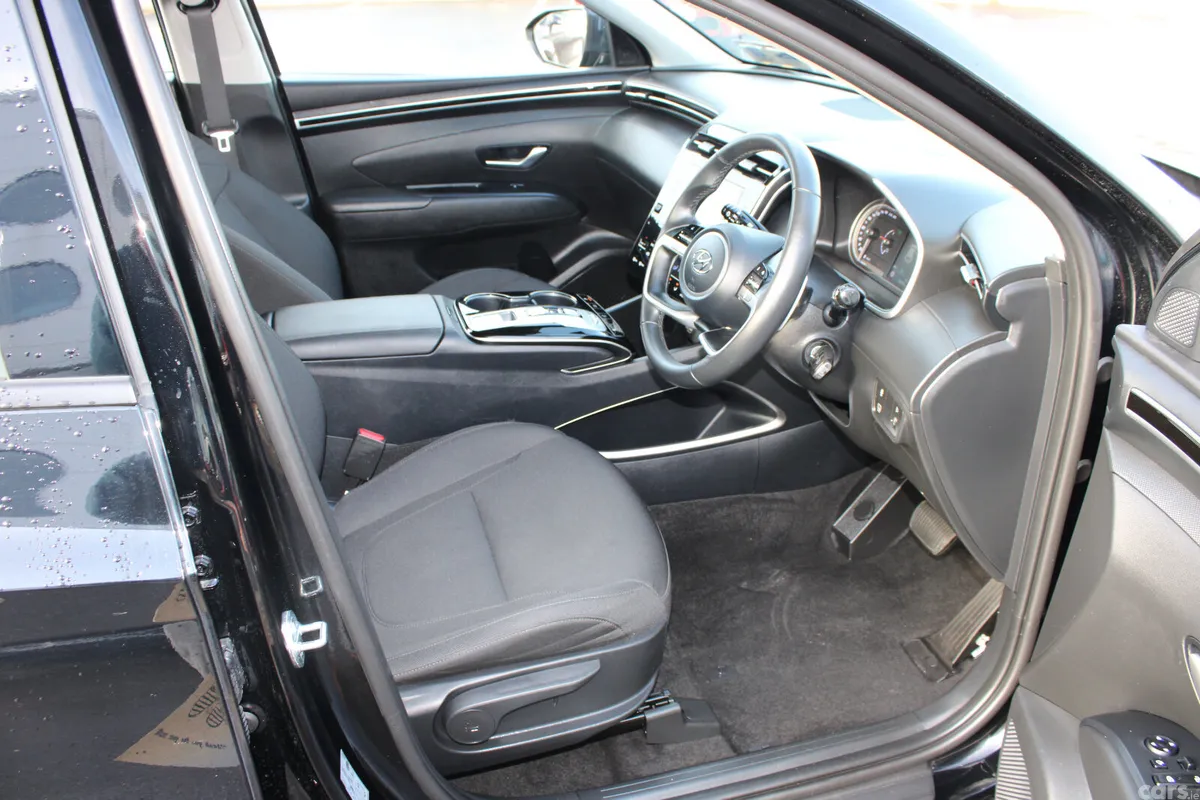 Hyundai Tucson SUV, Petrol Hybrid, 2024, Black