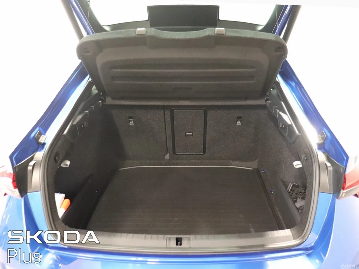 Skoda Octavia Saloon, Petrol, 2025, Blue