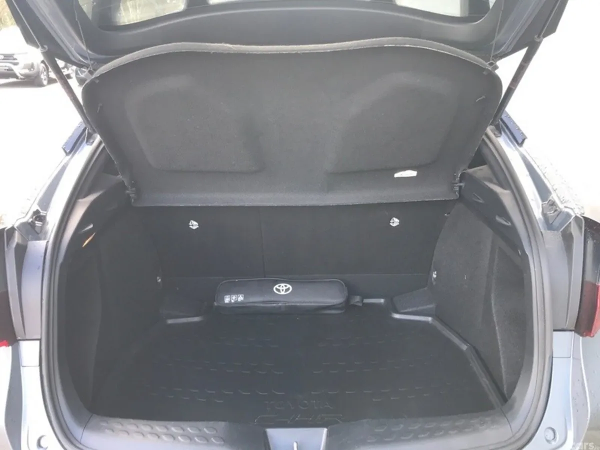 Toyota C-HR SUV, Petrol Hybrid, 2023, Grey