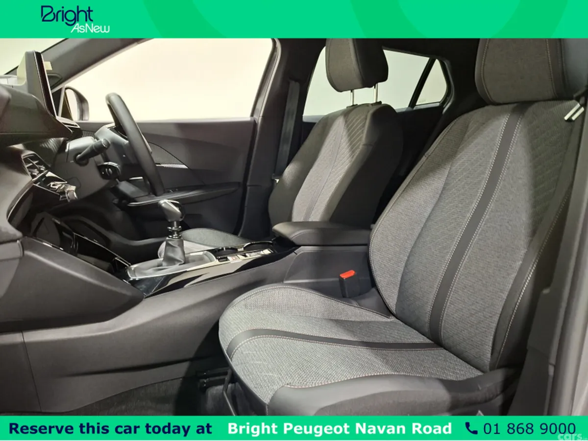 Peugeot 2008 MPV, Petrol, 2025, Grey