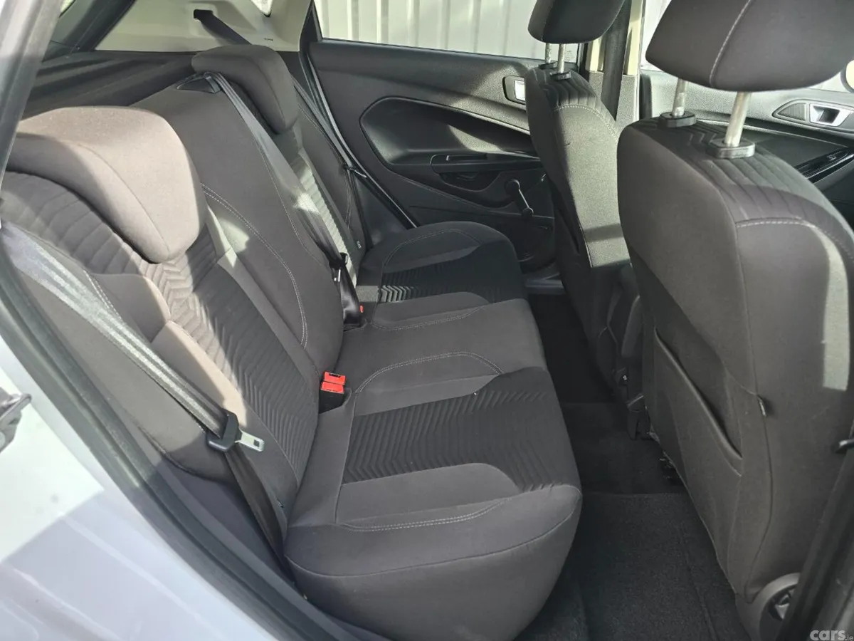 Ford Fiesta Hatchback, Petrol, 2015, White