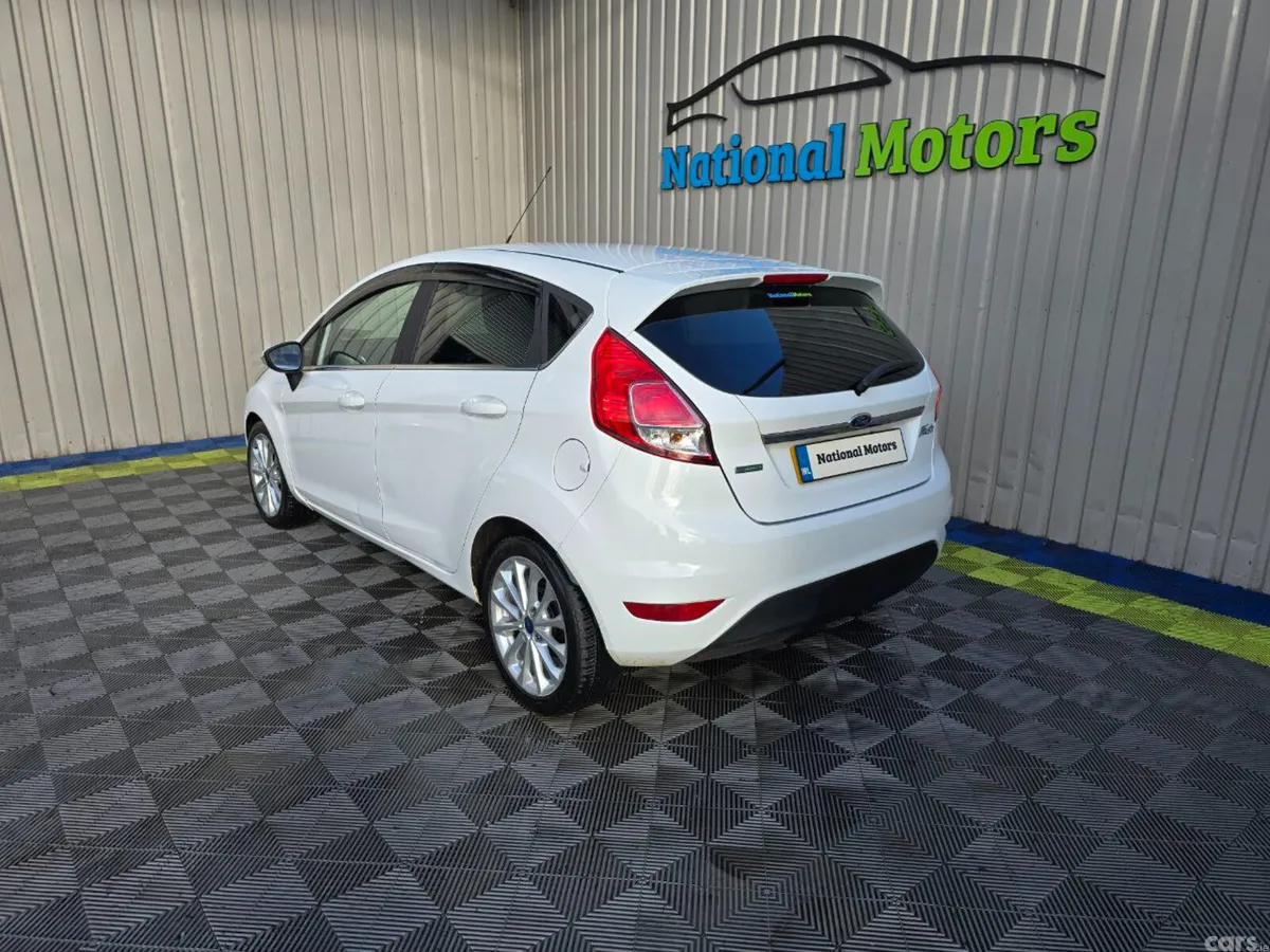 Ford Fiesta Hatchback, Petrol, 2015, White