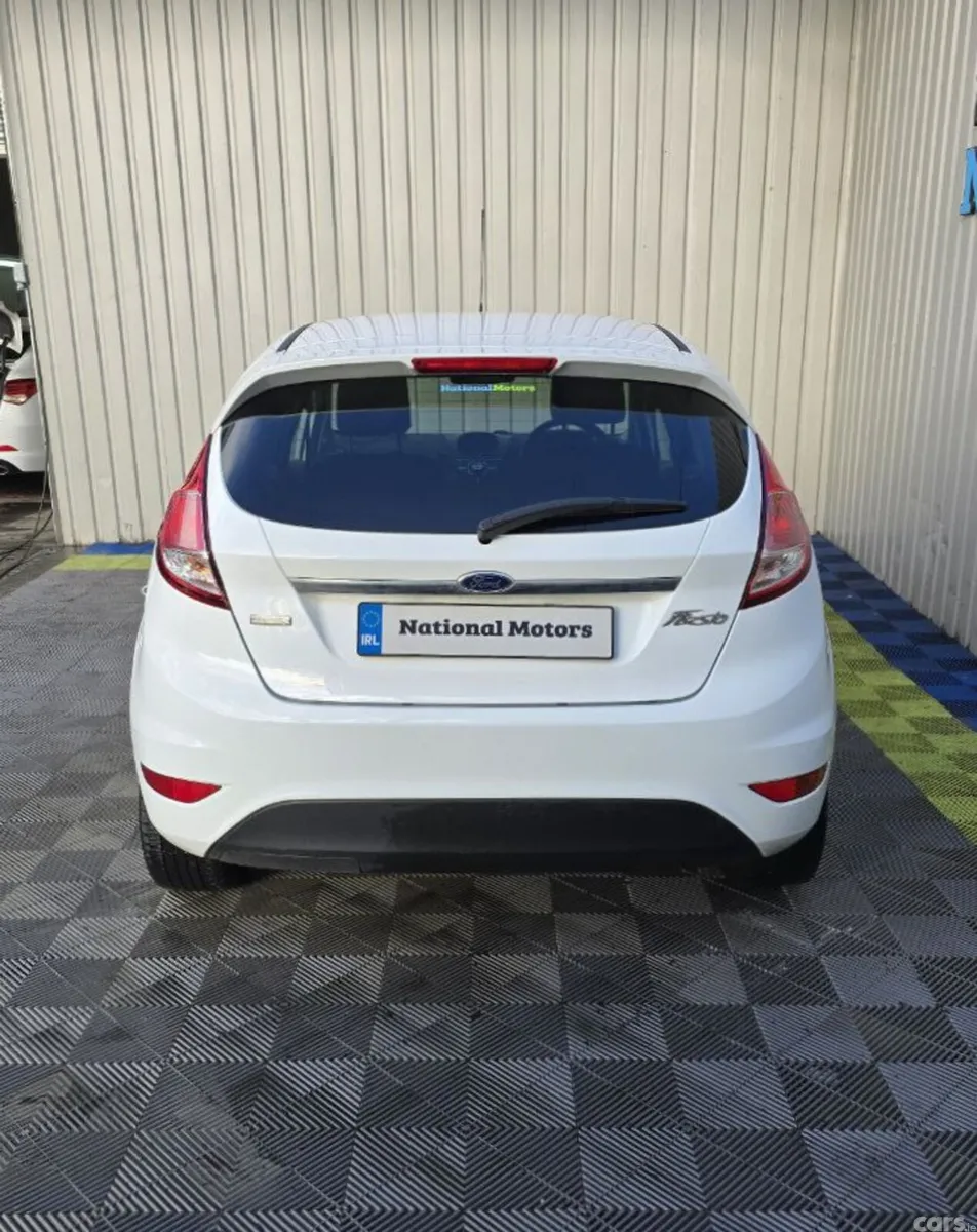 Ford Fiesta Hatchback, Petrol, 2015, White