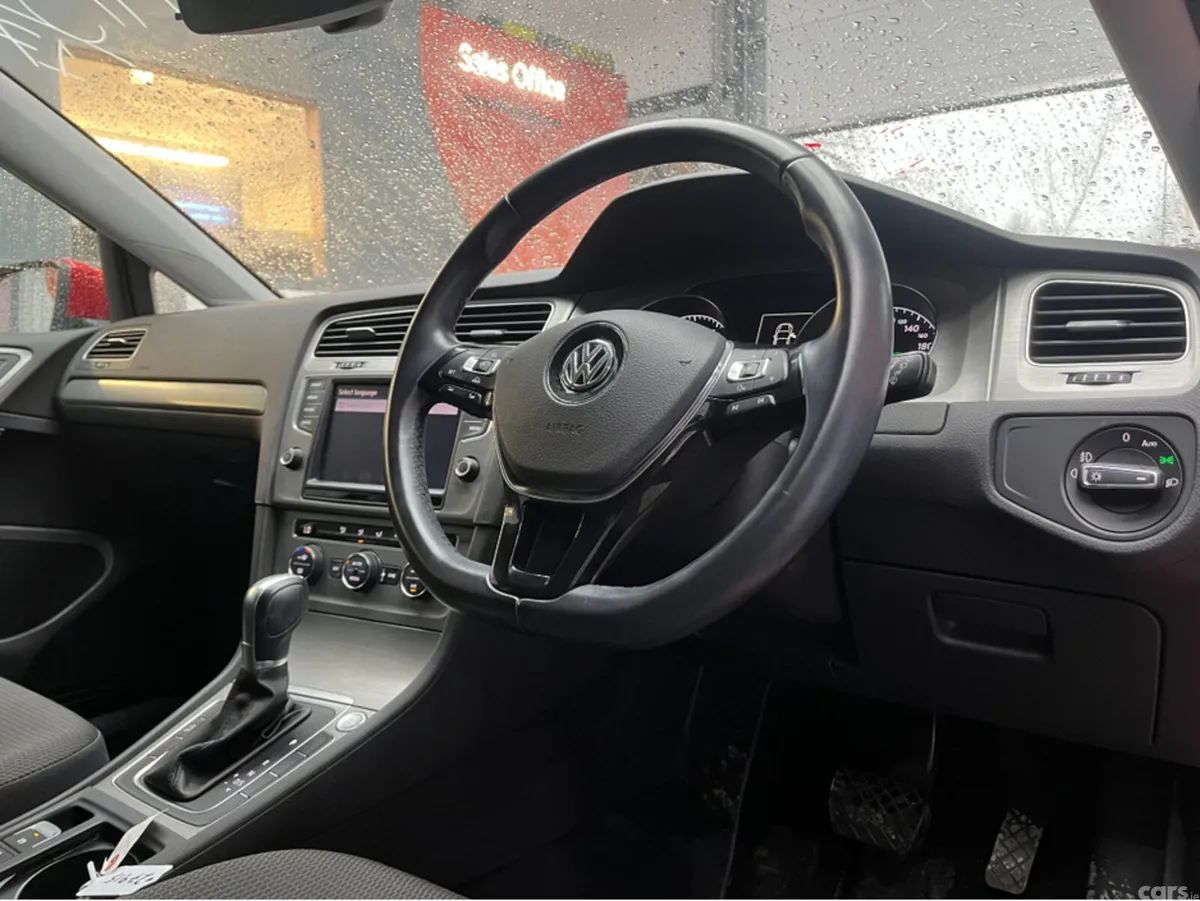 Volkswagen Golf Hatchback, Petrol, 2017, Red