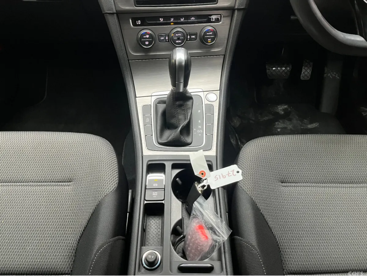 Volkswagen Golf Hatchback, Petrol, 2017, Red