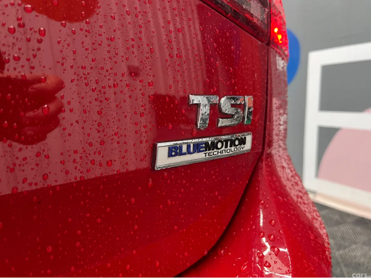 Volkswagen Golf Hatchback, Petrol, 2017, Red