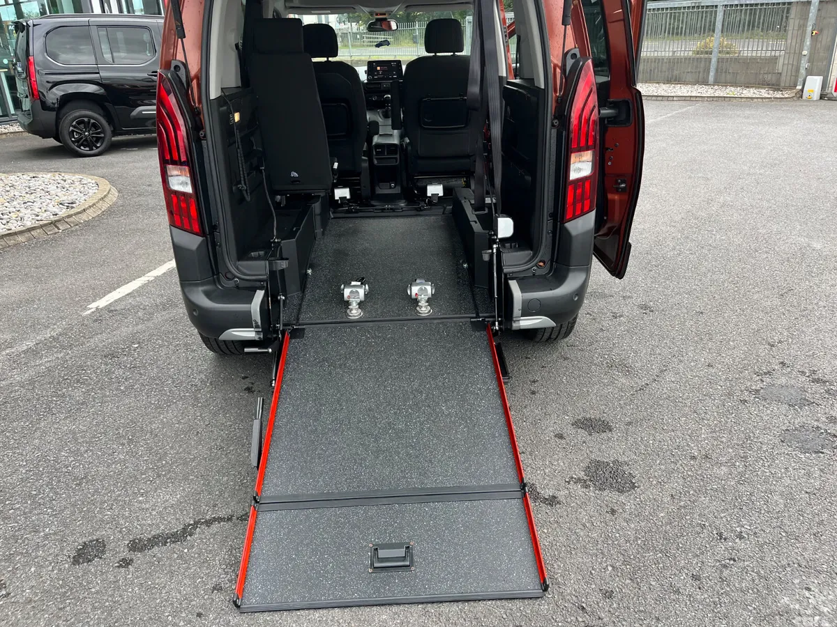 Peugeot Rifter MPV, Diesel, 2022, Bronze