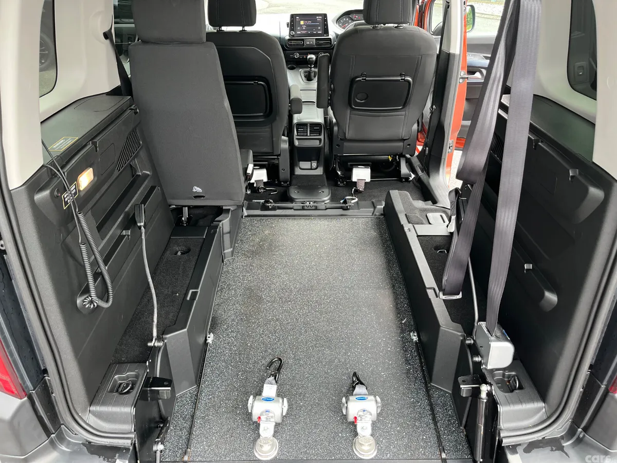 Peugeot Rifter MPV, Diesel, 2022, Bronze