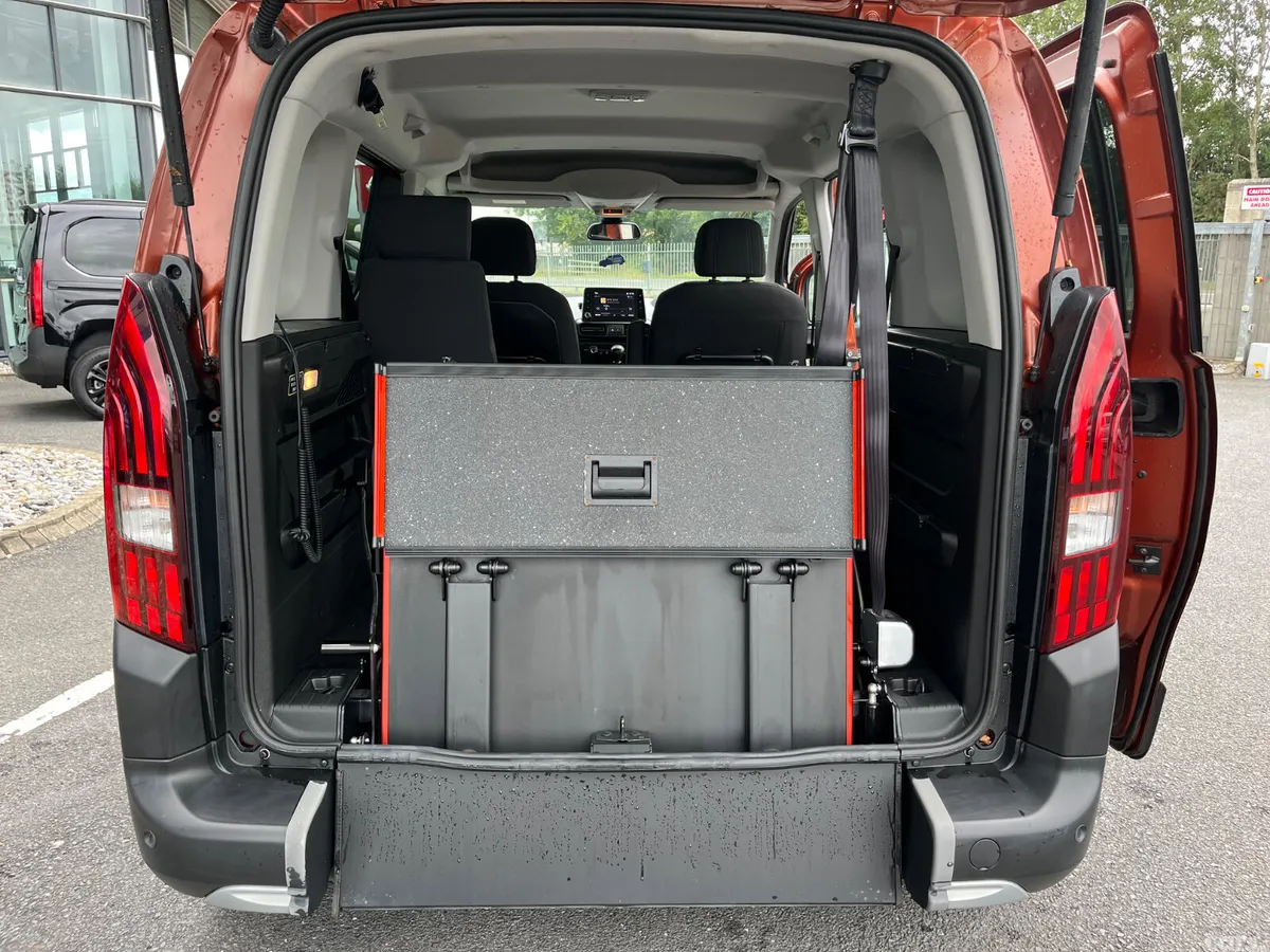 Peugeot Rifter MPV, Diesel, 2022, Bronze