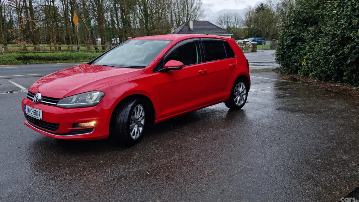 Volkswagen Golf Hatchback, Petrol, 2014, Red